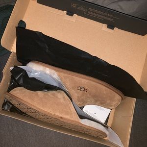 mens ugg slippers size 10